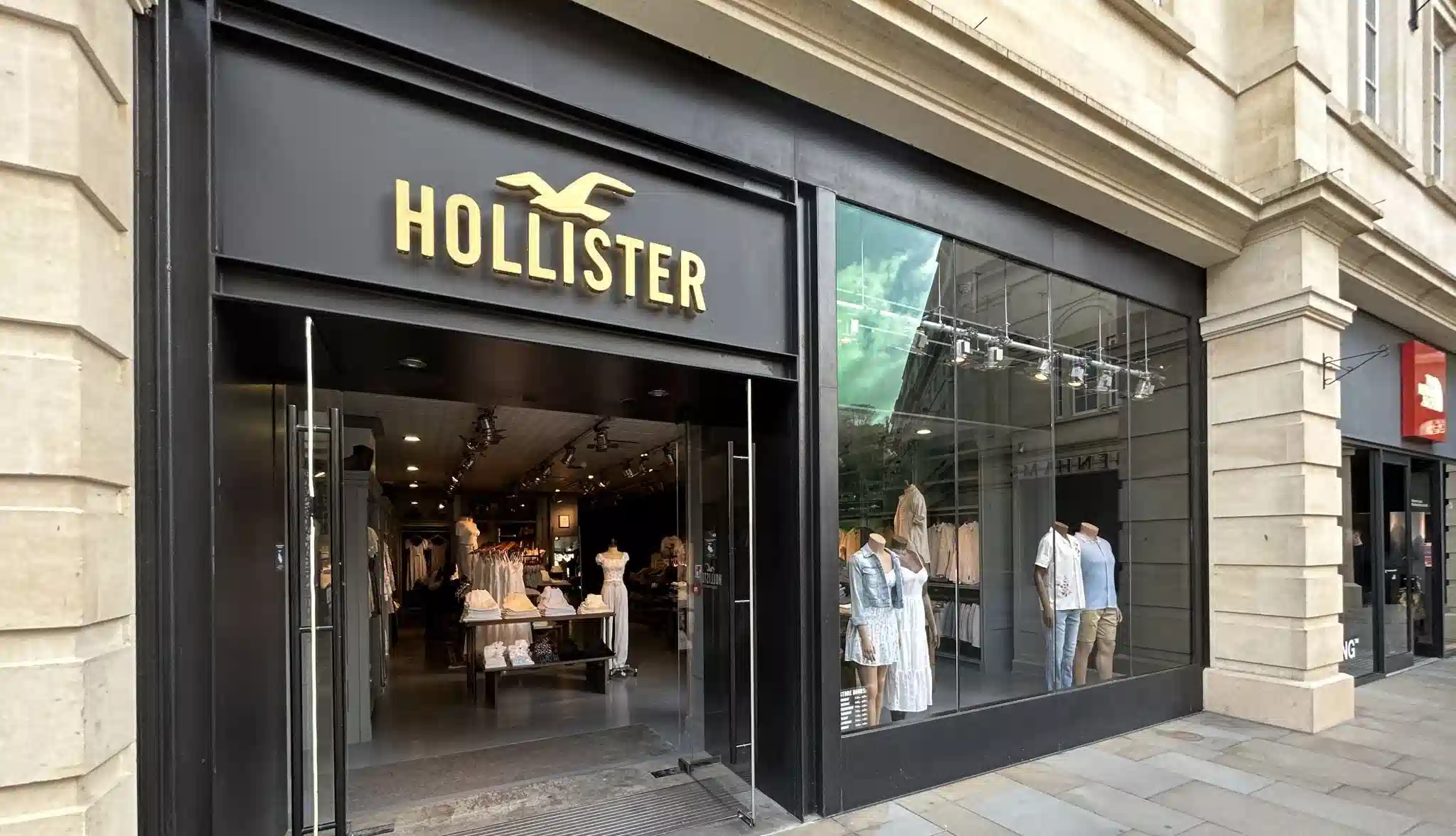 Banner 1 - Hollister Magazin Rom&acirc;nia