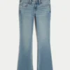 Blugi bootcut cu talie joasă și spălare medie Blugi bootcut cu talie joasă și spălare medie