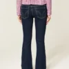 Blugi bootcut cu talie joasă și spălare închisă Blugi bootcut cu talie joasă și spălare închisă