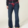 Blugi bootcut cu talie joasă, spălați în culoare închisă, cu șnur roșu în talie Blugi bootcut cu talie joasă, spălați în culoare închisă, cu șnur roșu în talie