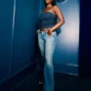 Blugi bootcut cu talie joasă, spălare medie și broderii florale