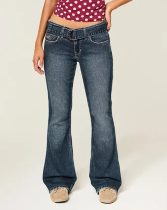 Blugi bootcut cu talie joasă, spălare închisă și curea