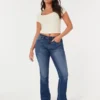 Blugi bootcut cu talie medie și spălare medie Blugi bootcut cu talie medie și spălare medie