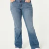Blugi bootcut cu talie medie și spălare medie Blugi bootcut cu talie medie și spălare medie