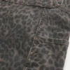Blugi largi cu imprimeu leopard Blugi largi cu imprimeu leopard