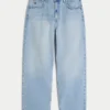 Blugi largi, de culoare deschisă Blugi largi, de culoare deschisă