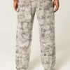 Blugi largi de pictor Camo Skater Blugi largi de pictor Camo Skater