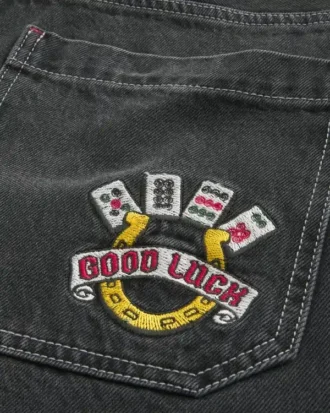 Blugi largi de skater, spălați, negri, cu broderie Good Luck
