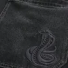 Blugi largi, negri, spălați, cu broderie șarpe Blugi largi, negri, spălați, cu broderie șarpe