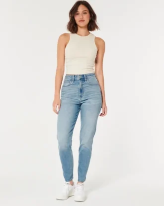 Blugi mom jeans curvy, cu talie foarte înaltă și spălare medie Blugi mom jeans curvy, cu talie foarte înaltă și spălare medie