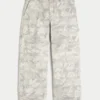 Blugi super largi camuflați Blugi super largi camuflați
