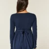Bluză babydoll cu mâneci lungi și bust strâns Bluză babydoll cu mâneci lungi și bust strâns
