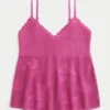 Cami babydoll cu guler halter, în stil broderie ușoară Cami babydoll cu guler halter, în stil broderie ușoară