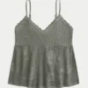 Cami babydoll cu guler halter, în stil broderie ușoară Cami babydoll cu guler halter, în stil broderie ușoară