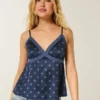 Cami din satin cu dantelă Cami din satin cu dantelă