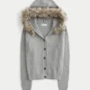 Cardigan cu glugă și bordură din blană artificială Cardigan cu glugă și bordură din blană artificială