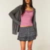 Fustă-pantalon mini cu dantelă Fustă-pantalon mini cu dantelă