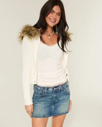 Fustă-pantalon mini din denim brodat, cu talie joasă