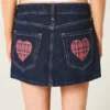 Fustă-pantalon mini din denim cu buzunare, în carouri, de culoare închisă, cu talie joasă Fustă-pantalon mini din denim cu buzunare, în carouri, de culoare închisă, cu talie joasă