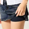 Fustă-pantalon mini din denim cu talie joasă Fustă-pantalon mini din denim cu talie joasă