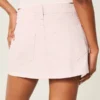 Fustă-pantalon mini din denim roz cu talie joasă Fustă-pantalon mini din denim roz cu talie joasă