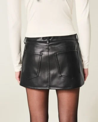 Fustă-pantalon mini din piele artificială
