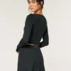 Gilly Hicks Active Recharge Top cu mâneci lungi și decolteu adânc Gilly Hicks Active Recharge Top cu mâneci lungi și decolteu adânc