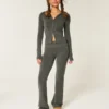 Gilly Hicks Pulover tricotat cu talie pliată și pantaloni bootcut Gilly Hicks Pulover tricotat cu talie pliată și pantaloni bootcut