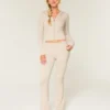 Gilly Hicks Pulover tricotat cu talie pliată și pantaloni bootcut Gilly Hicks Pulover tricotat cu talie pliată și pantaloni bootcut