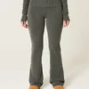 Gilly Hicks Pulover tricotat cu talie pliată și pantaloni bootcut Gilly Hicks Pulover tricotat cu talie pliată și pantaloni bootcut