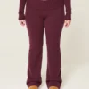 Gilly Hicks Pulover tricotat cu talie pliată și pantaloni bootcut Gilly Hicks Pulover tricotat cu talie pliată și pantaloni bootcut