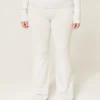 Gilly Hicks Pulover tricotat cu talie pliată și pantaloni bootcut Gilly Hicks Pulover tricotat cu talie pliată și pantaloni bootcut