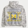 Hanorac cu glugă Boxy University of Michigan Wolverines Graphic Camo Hanorac cu glugă Boxy University of Michigan Wolverines Graphic Camo
