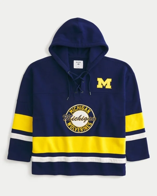 Hanorac cu glugă și imprimeu grafic Wolverines de la Universitatea din Michigan Hanorac cu glugă și imprimeu grafic Wolverines de la Universitatea din Michigan