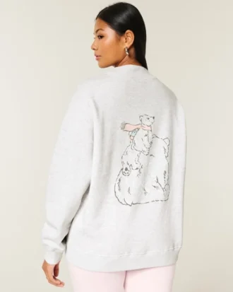 Hanorac oversized cu guler înalt și imprimeu cu urs Hanorac oversized cu guler înalt și imprimeu cu urs