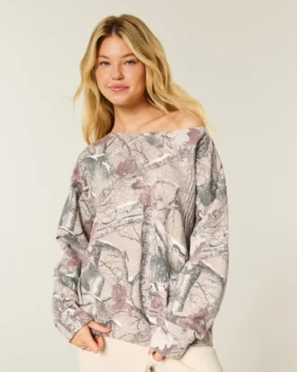 Hanorac oversized cu umeri decupați și imprimeu camuflaj