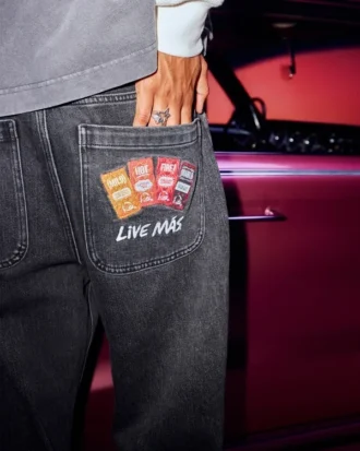 Hollister x Taco Bell Blugi largi, spălați, negri, cu broderie grafică