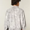 Jacheta windbreaker cu fermoar și imprimeu camuflaj Jacheta windbreaker cu fermoar și imprimeu camuflaj