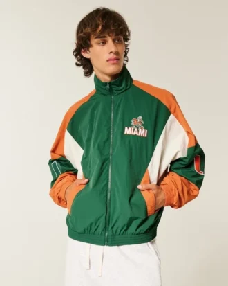 Jacheta windbreaker cu imprimeu grafic University of Miami Hurricanes Jacheta windbreaker cu imprimeu grafic University of Miami Hurricanes