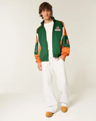 Jacheta windbreaker cu imprimeu grafic University of Miami Hurricanes Jacheta windbreaker cu imprimeu grafic University of Miami Hurricanes