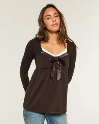 Lansare Holiday Vault Top babydoll din tricot cu satin și legătură în față