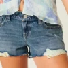 Mini pantaloni scurți din denim cu talie joasă, spălați mediu, cu aspect uzat Mini pantaloni scurți din denim cu talie joasă, spălați mediu, cu aspect uzat