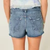 Mini pantaloni scurți din denim cu talie joasă, spălați mediu, cu aspect uzat Mini pantaloni scurți din denim cu talie joasă, spălați mediu, cu aspect uzat