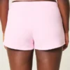Mini pantaloni scurți din fleece cu imprimeu inimă Mini pantaloni scurți din fleece cu imprimeu inimă