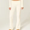 Pantaloni bootcut cu pliu din tricot Gilly Hicks Pantaloni bootcut cu pliu din tricot Gilly Hicks