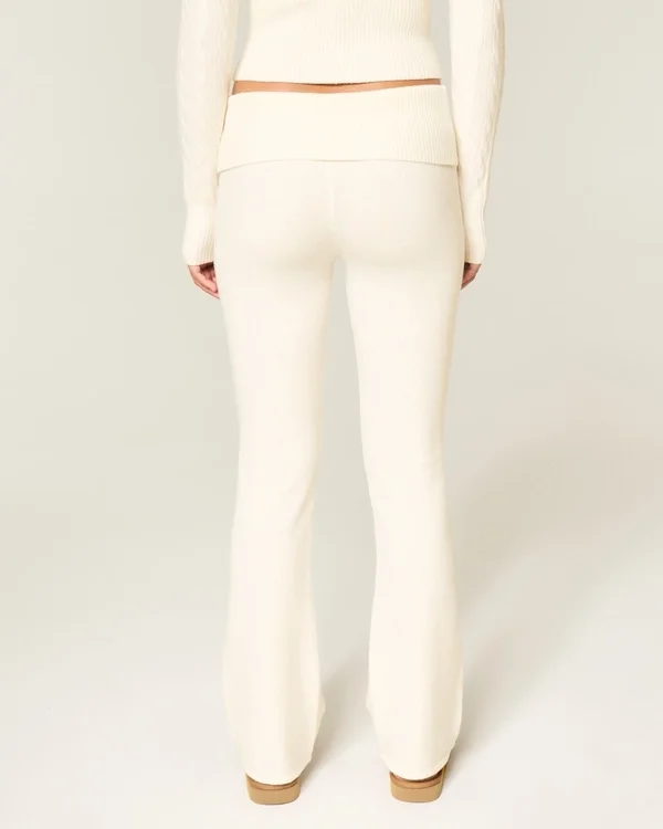 Pantaloni bootcut cu pliu din tricot Gilly Hicks Pantaloni bootcut cu pliu din tricot Gilly Hicks