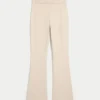 Pantaloni bootcut cu pliu din tricot Gilly Hicks Pantaloni bootcut cu pliu din tricot Gilly Hicks