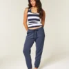 Pantaloni de jogging din bumbac cu imprimeu grafic 2000 Pantaloni de jogging din bumbac cu imprimeu grafic 2000