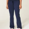 Pantaloni de trening bootcut cu grafică Senior ’26 Pantaloni de trening bootcut cu grafică Senior ’26