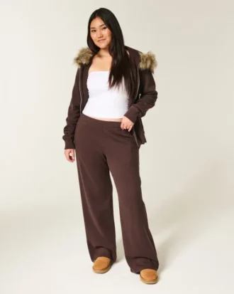 Pantaloni de trening cu buzunar în formă de inimă și croi larg Pantaloni de trening cu buzunar în formă de inimă și croi larg